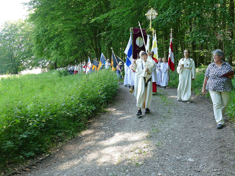 Festgottesdienst zum 1.000 Todestag des Heiligen Heimerads auf dem Hasunger Berg (Foto: Karl-Franz Thiede)